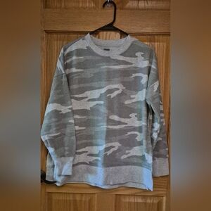 Aerie Women's Small Gray Camo Oversized Crewneck Sweatshirt w/Side Slits EUC
